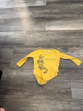 Disney‎ Yellow Tigger Graphic Long-Sleeve Baby One-Piece